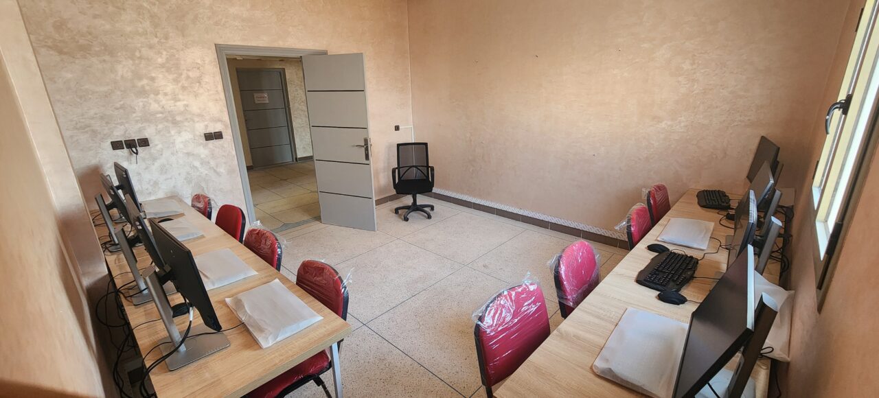 salle d'informatique au centre Al Andalus Ouarzazate